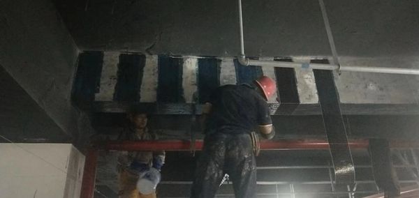 南方新城局部梁板粘貼碳纖維加固